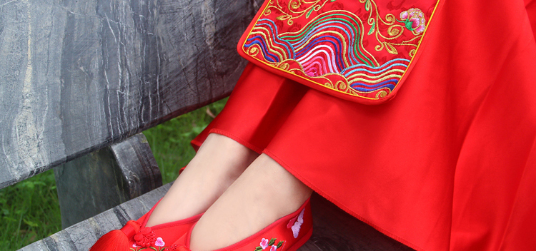 民族風中式新婚流蘇繡花布鞋