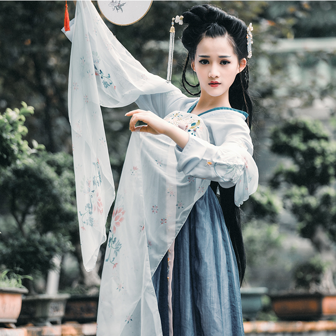 素雅繡花漢服，仙氣十足齊胸襦裙