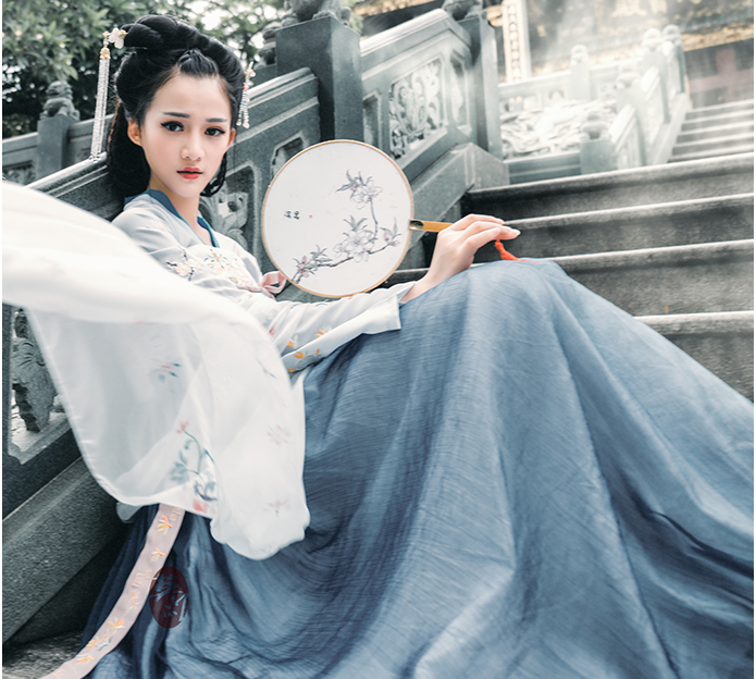 素雅繡花漢服，仙氣十足齊胸襦裙