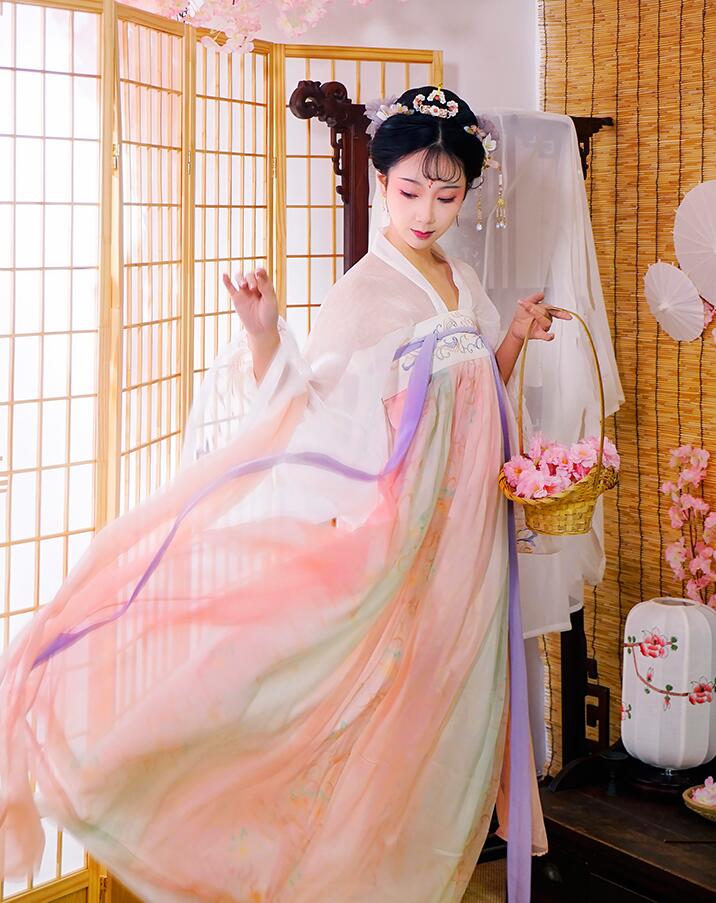 繡花印花齊胸襦裙，原創(chuàng)漢服美女圖片