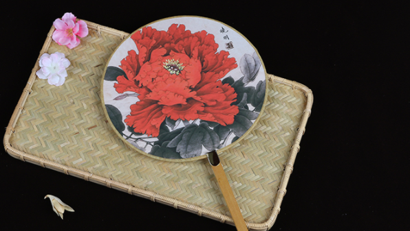 六款圖案女式團(tuán)扇，古風(fēng)工藝漢服古典扇子圖片