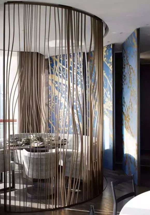 薄薄的屏風(fēng)，隔而不離典雅大方