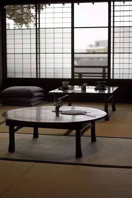 簡(jiǎn)約茶桌，簡(jiǎn)靜安寧