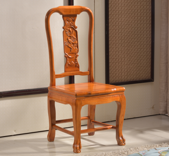 四款不同的靠背椅子