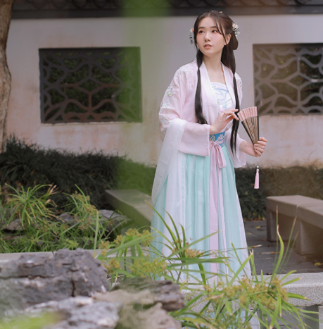 繡花漢服對(duì)襟上襦齊腰襦裙