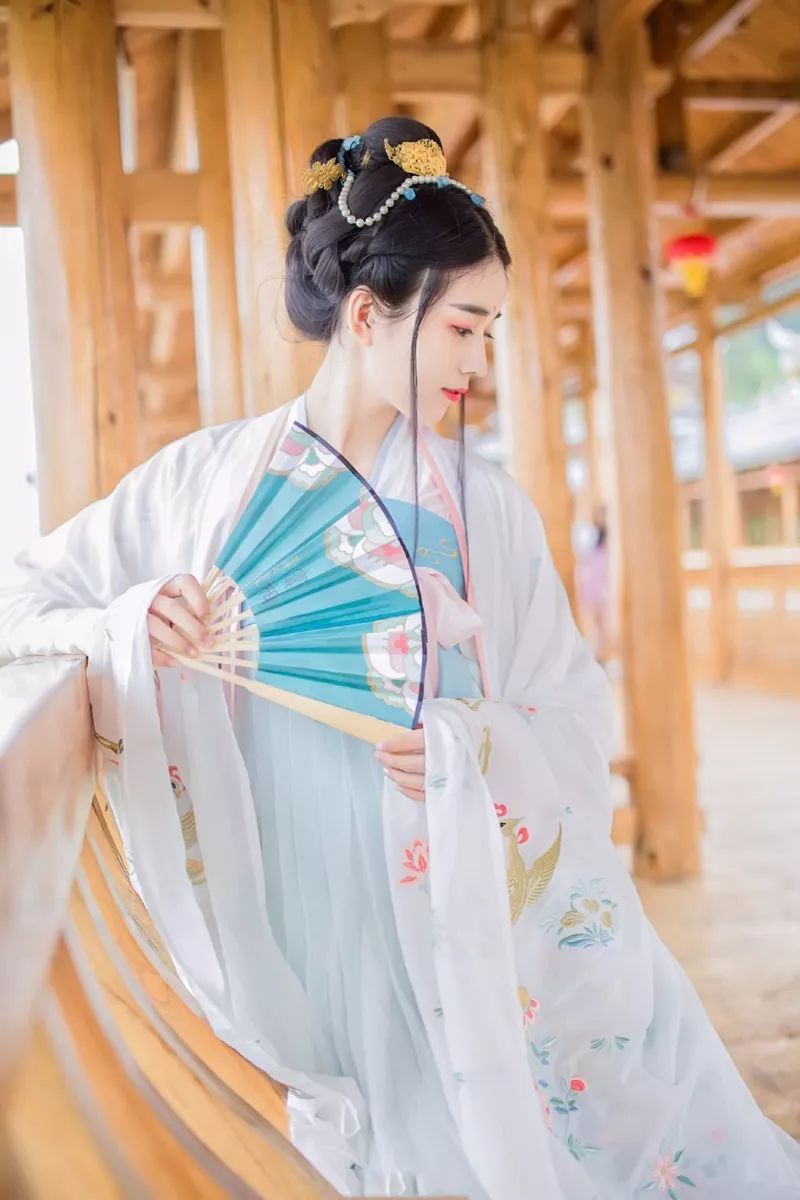 一組優(yōu)秀的古裝美女攝影賞析，韻味十足