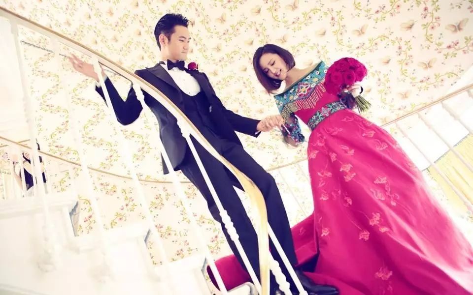 中式婚禮，走心的明星禮服