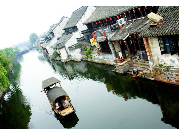 踏青尋色，春風(fēng)十里不如你