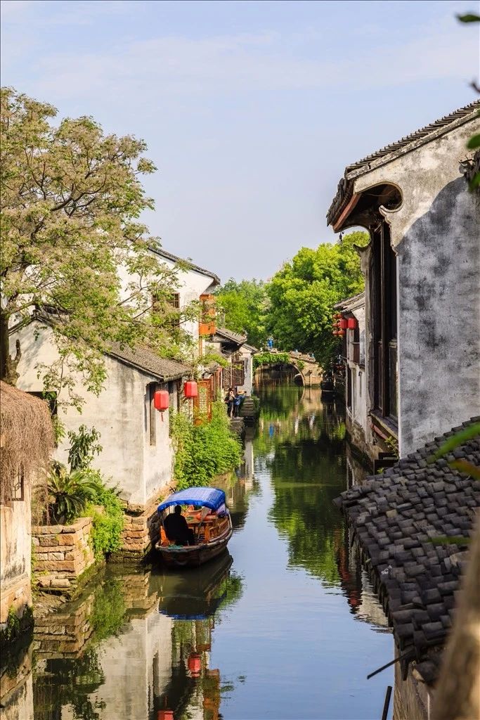 古鎮(zhèn)最美季節(jié)，你就是畫中人