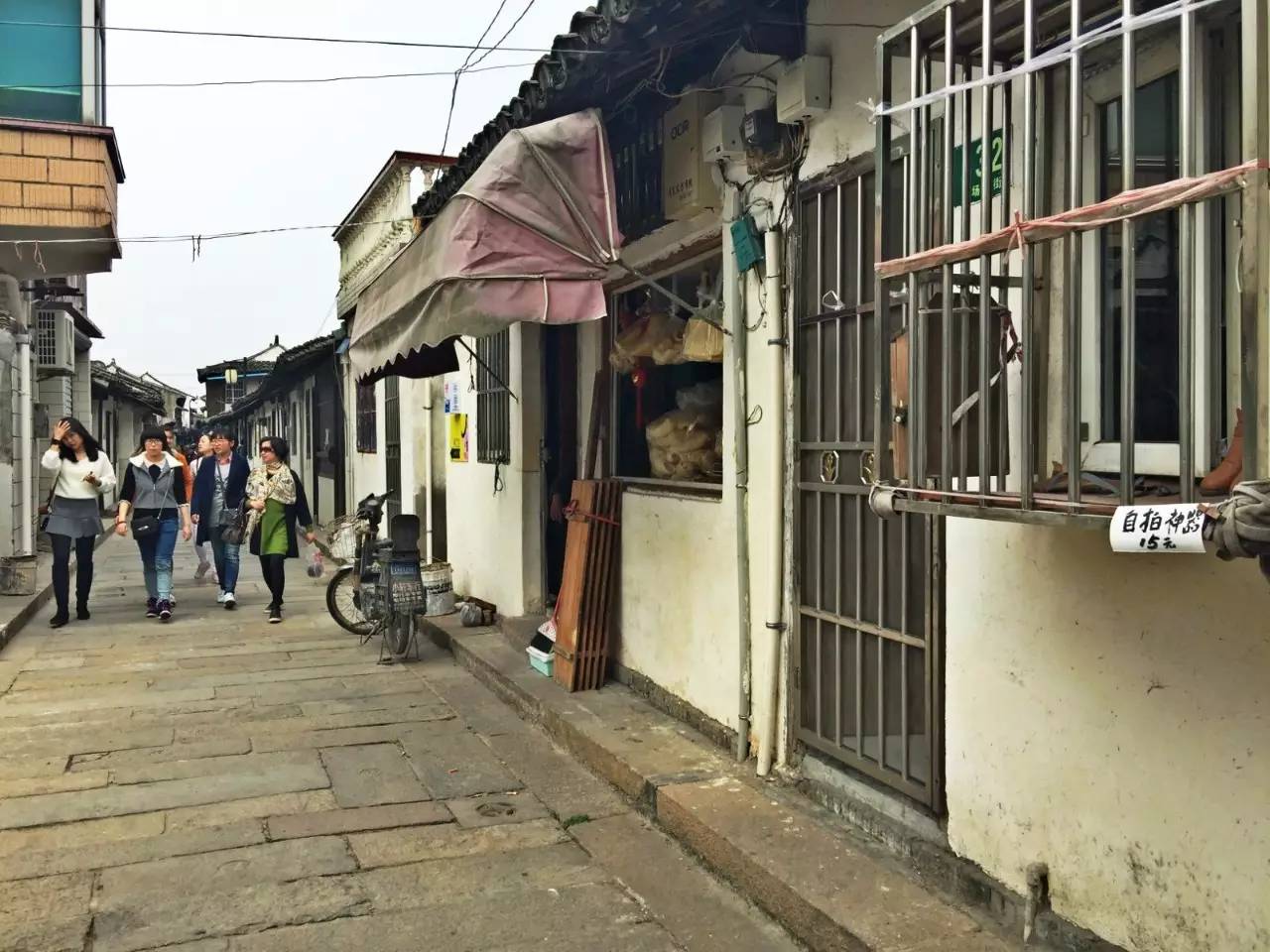 古鎮(zhèn)之外的新場，或許更有新意