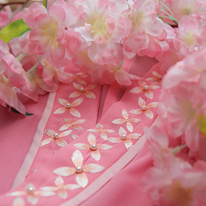 淺色交領(lǐng)半臂漢服，清風(fēng)拂面若縹緲如仙漢服