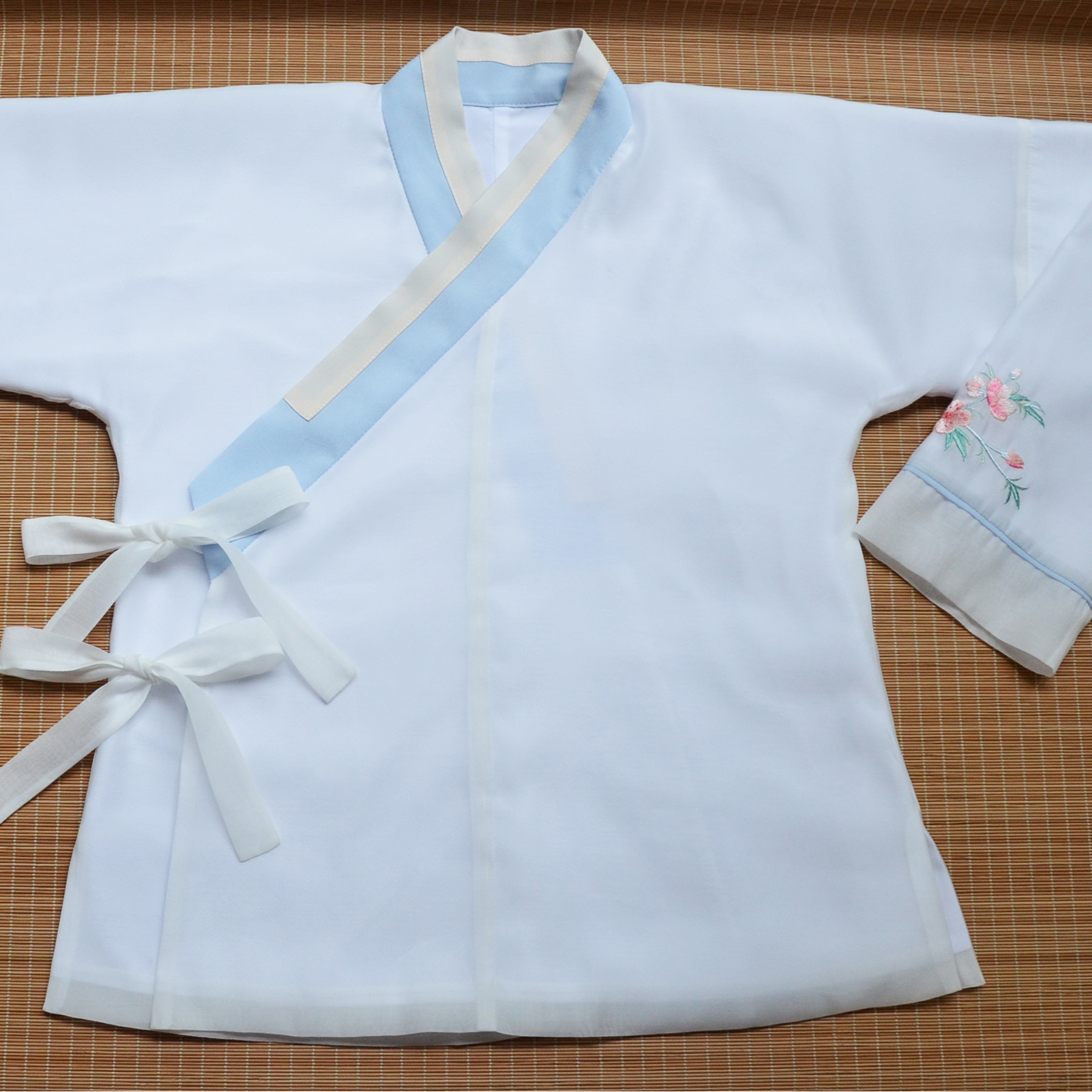 方領(lǐng)馬甲漢服，俏皮可愛漢服圖片