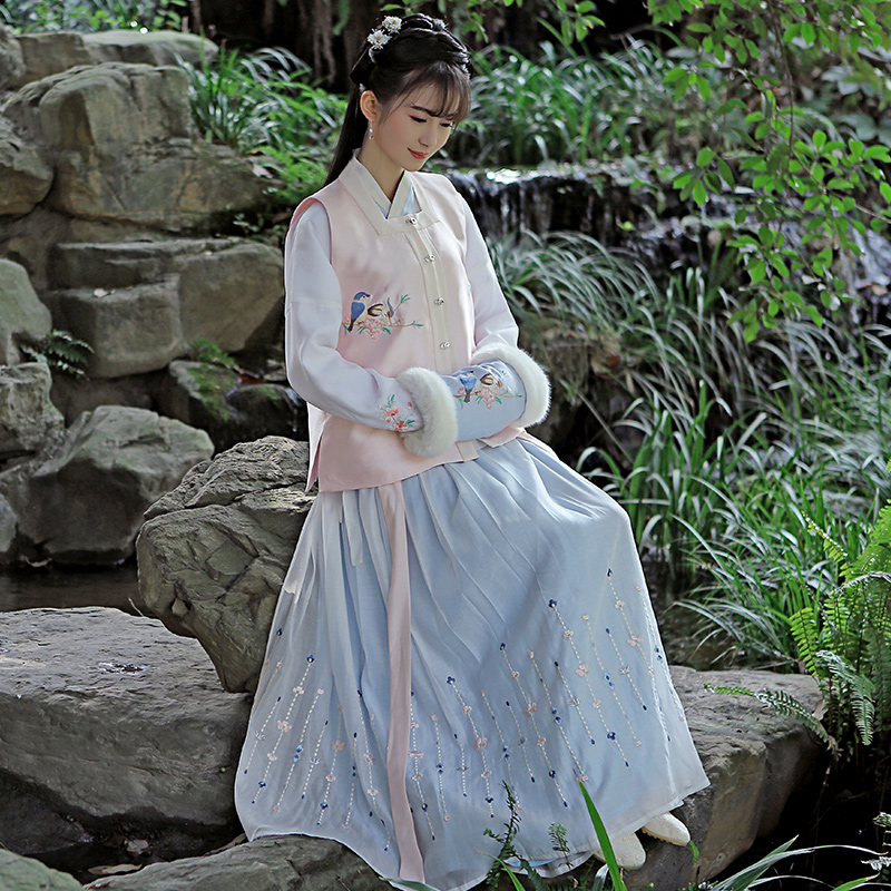 方領(lǐng)馬甲漢服，俏皮可愛漢服圖片