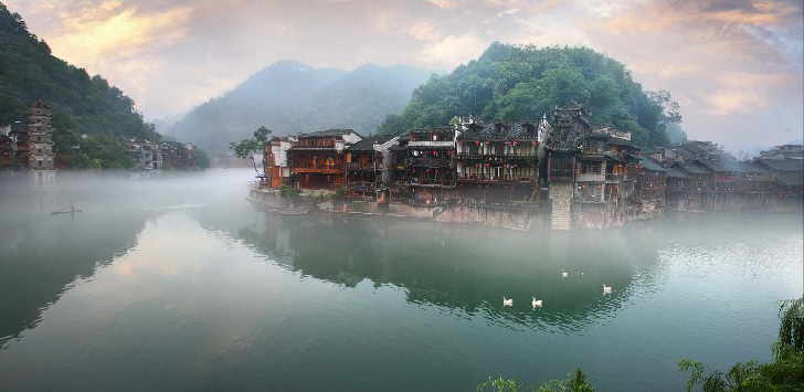 一座古香古色的古鎮(zhèn)，湖南鳳凰古城