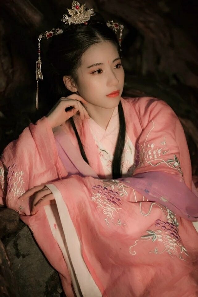 粉紅齊腰襦裙?jié)h服，魏晉風(fēng)大袖衫彩虹裙圖片