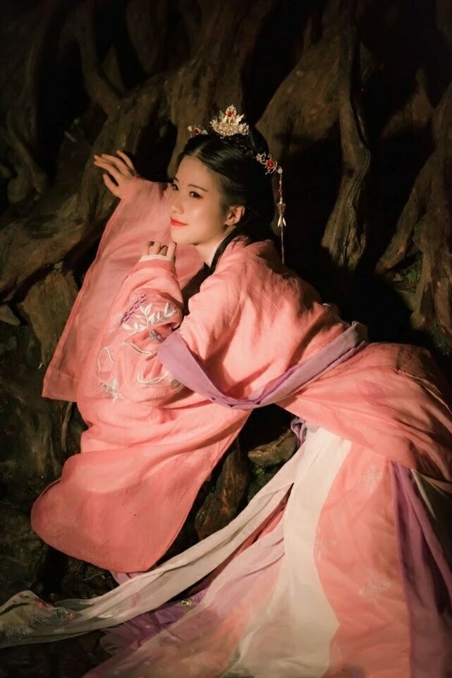 粉紅齊腰襦裙?jié)h服，魏晉風(fēng)大袖衫彩虹裙圖片