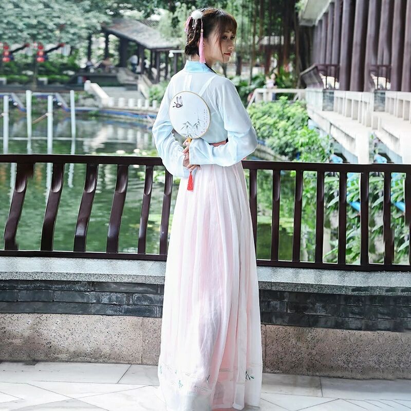 復(fù)古家佳樂文學(xué)長袖漢服，仙女襦裙繡花漢服圖片