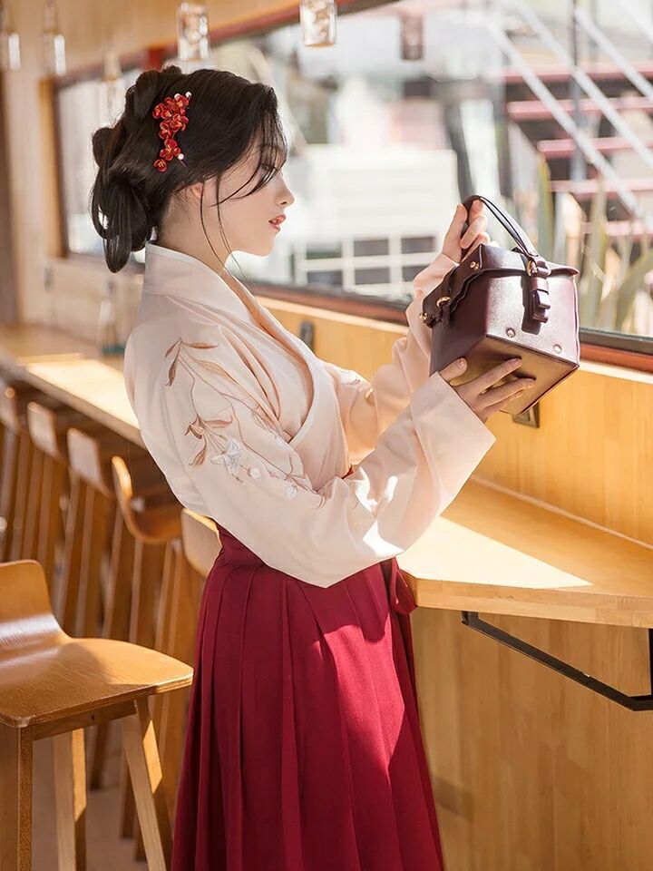 行香子家佳樂文學漢服，優(yōu)雅絕代風華