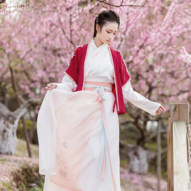 仙女縹緲漢服，且看韶華傾負(fù)