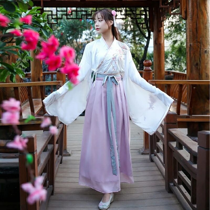 交領(lǐng)襦裙?jié)h服，粉紅清新淡雅漢服圖片
