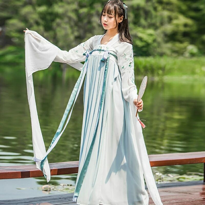 柔和素雅漢服，清新可人漢服圖片