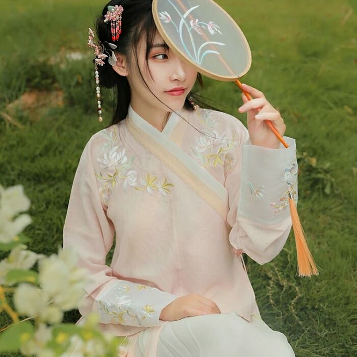 雨縑縑意漢服，清新刺繡襦裙?jié)h服圖片