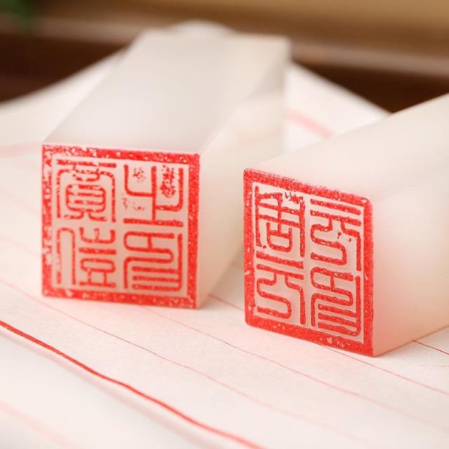 玉見(jiàn)·姻緣之?。ǘ? src="/wenxue/d/file/bigpic/190404/04/4-1F215104405-50.jpg" / data-jBV8="gA6Qwt"></p>
<p style="text-align: center;" data-EM03="hX5dZX">
	&nbsp;</p>
<p style="text-align: center;" data-LscJ="zWHyGp">
	<img alt=