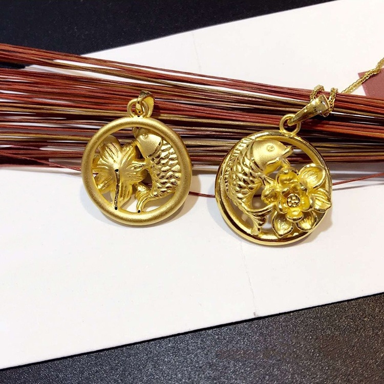 年年有余，鯉魚抱蓮花吊墜