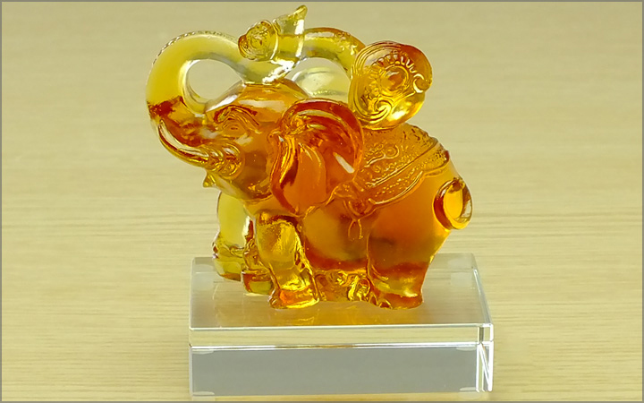 琉璃吉祥如意工藝品，琉璃的意思