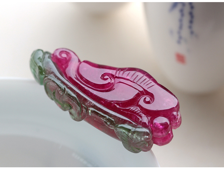 西瓜碧璽吊墜，雕刻如意貔貅項墜一對