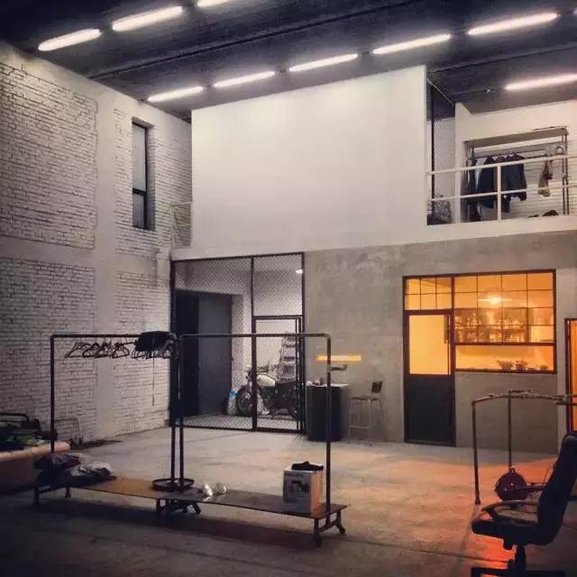 北皋一號(hào)的國際藝術(shù)區(qū)“有肉食堂”