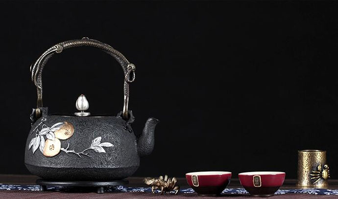 日本鐵壺純手工鑲銀茶壺，日本鐵壺歷史