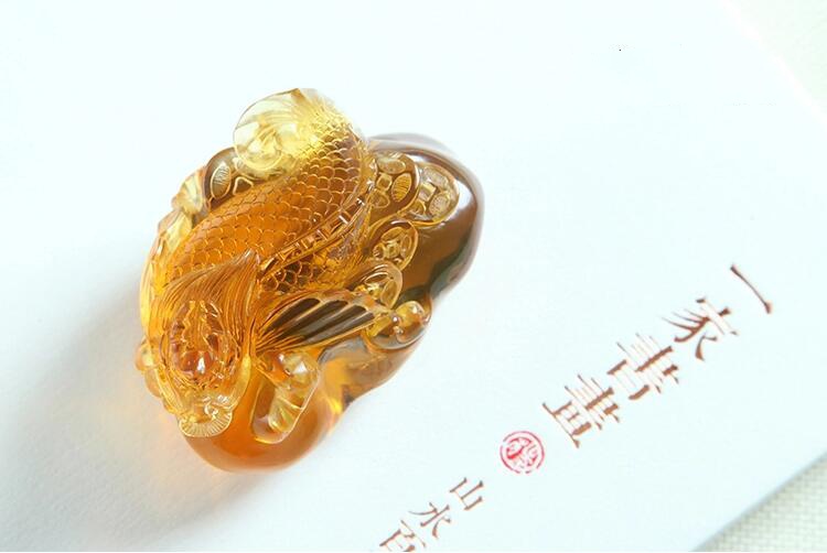 緬甸琥珀獨(dú)占鰲頭吊墜，緬甸琥珀的鑒別方法