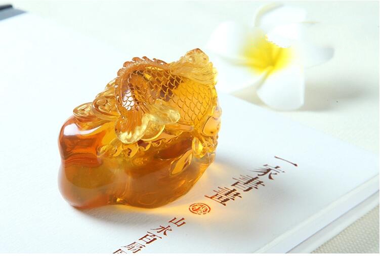 緬甸琥珀獨(dú)占鰲頭吊墜，緬甸琥珀的鑒別方法
