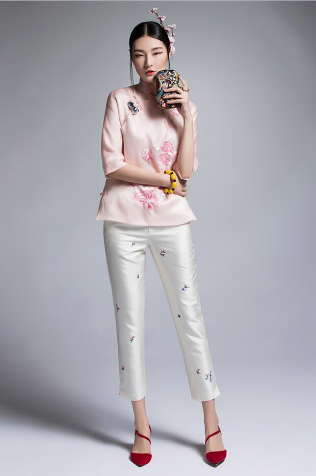 家佳樂(lè)文學(xué)復(fù)古七分袖真絲刺繡改良唐裝女