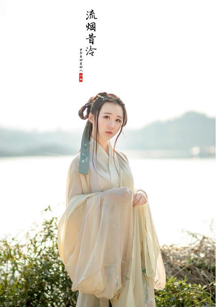 刺繡交領齊腰襦裙古裝攝影