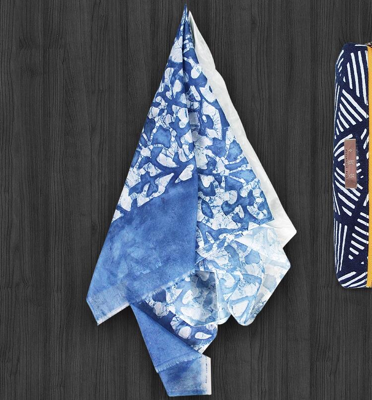 藍(lán)印花布真絲漸變?nèi)緡? src="/wenxue/d/file/bigpic/190404/04/6-1F323153459.jpg" / data-Gj9M="7wfNxH"><br / data-MZvz="Wr9EWh">
	<img alt=