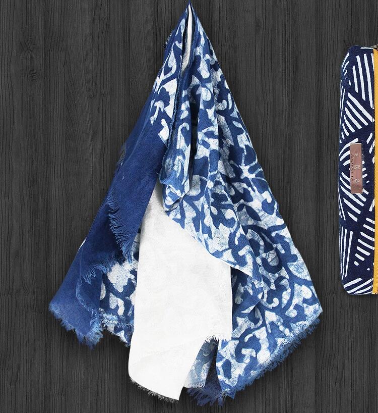 藍印花布印染寶相花漸變?nèi)緡? src="/wenxue/d/file/bigpic/190404/04/6-1F323153920.jpg" / data-6rty="FWwpQU"><br / data-x3d7="1DBwtC">
<img alt=