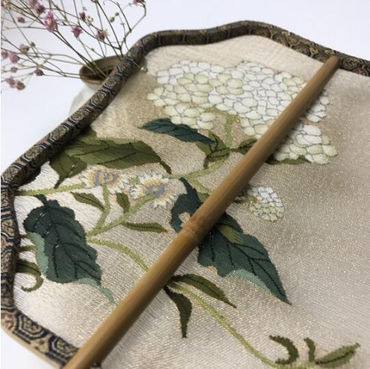 淺金稀底繡球花緙絲團扇