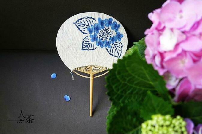 家佳樂(lè)文學(xué)復(fù)古刺繡和風(fēng)扇