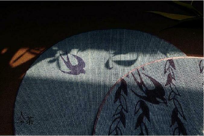 家佳樂(lè)文學(xué)復(fù)古刺繡和風(fēng)扇