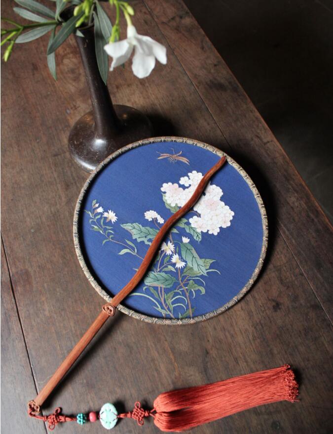家佳樂文學(xué)藍(lán)底繡球花緙絲團扇