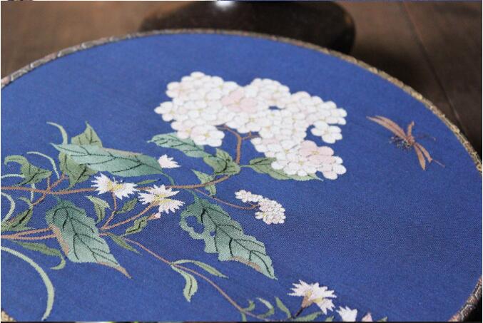 家佳樂文學(xué)藍(lán)底繡球花緙絲團扇