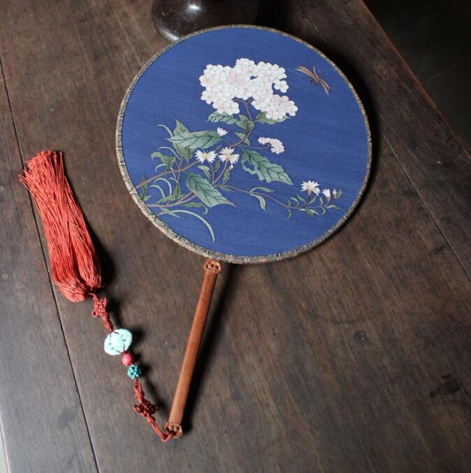 家佳樂文學(xué)藍(lán)底繡球花緙絲團扇