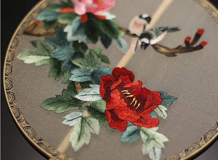 家佳樂文學(xué)手工刺繡真絲團(tuán)扇