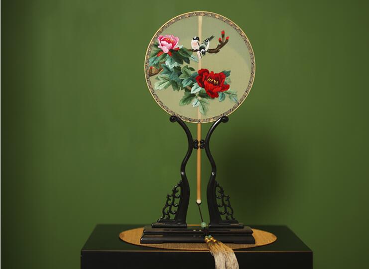 家佳樂文學(xué)手工刺繡真絲團(tuán)扇