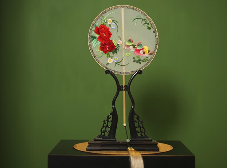 家佳樂文學(xué)刺繡真絲宮扇