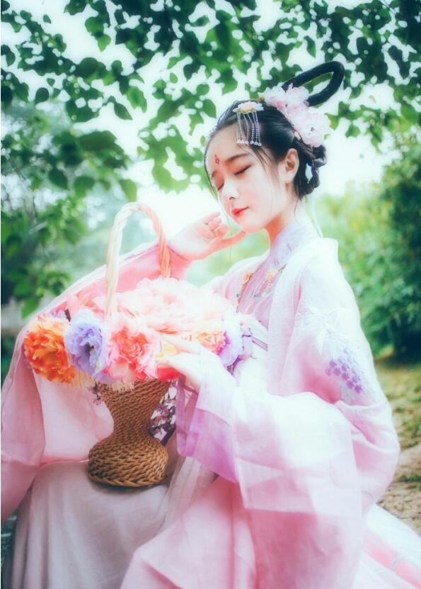 徐嬌漢服古裝圖片，家佳樂文學(xué)圖片