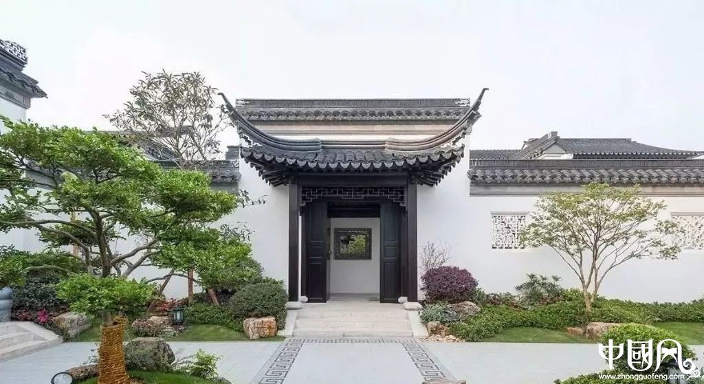 分析單位大門風水朝向，了解八方位顏色屬性