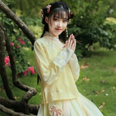 雨縑縑意漢服，清新刺繡襦裙?jié)h服圖片